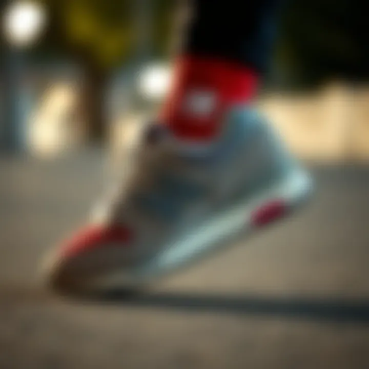 Profile View of New Balance 327 Stylish profile view of the New Balance 327 in size 8.5